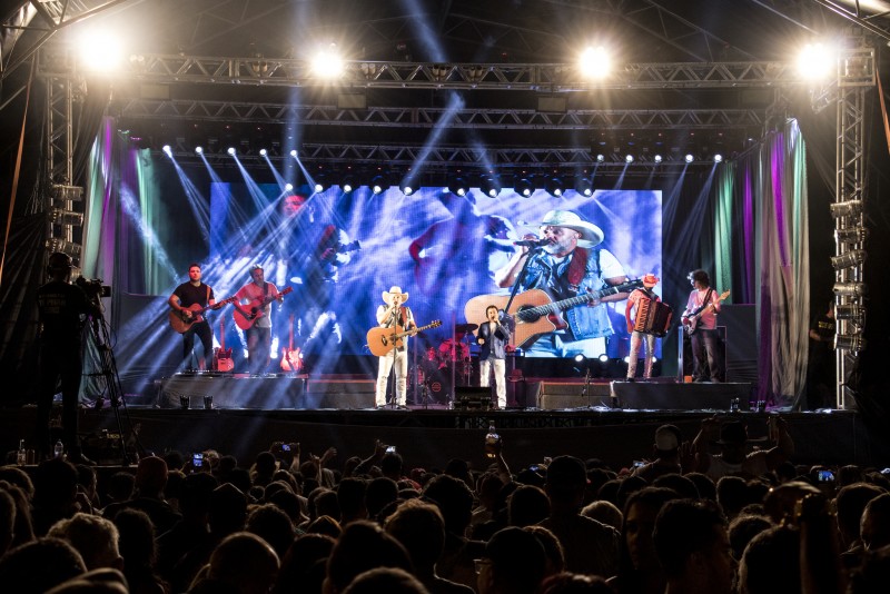 Compartilhou Shows... - Shows...